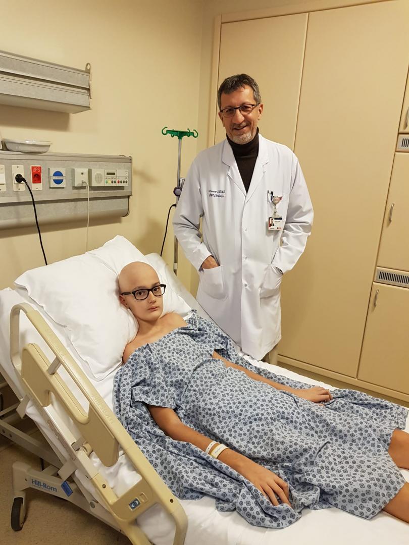 Salvează o inimă! Alexandru luptă cu cancerul de la 2 ani. Drama unui tânăr care nu se lasă răpus de boală
