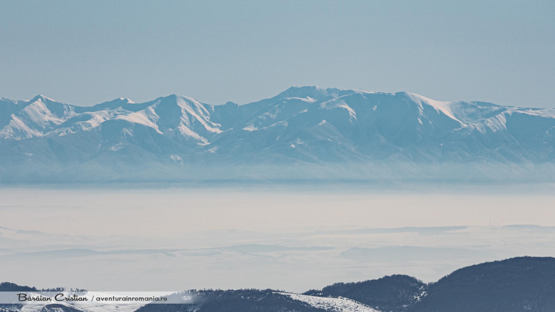 IMAGINI SPECTACULOASE: Făgărașul, văzut de pe  Muntele Mare din Cluj, de la 350 km distanță