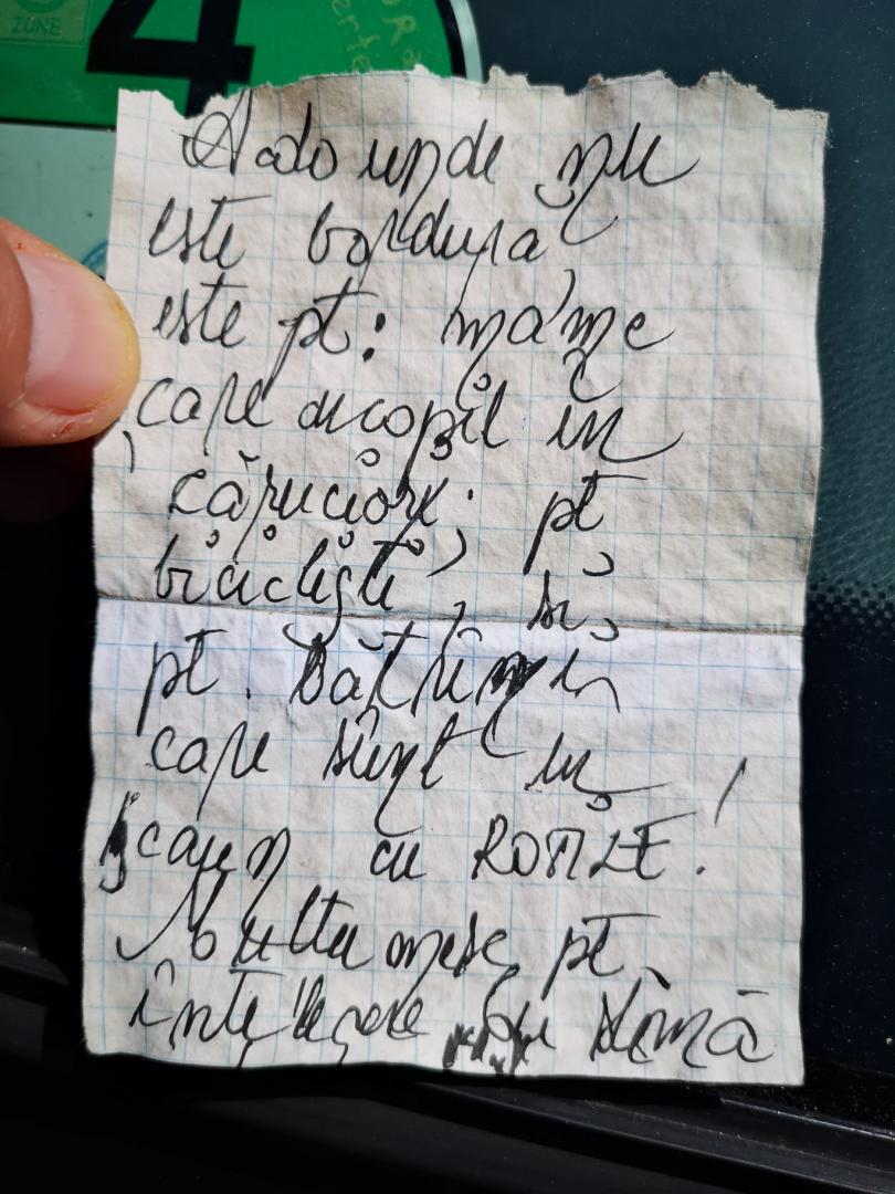 Vandalizarea continuă în Cluj-Napoca: De la geamuri sparte la "X și Zero" pe capota mașinii. Ce mesaj a lăsat presupusul vandal