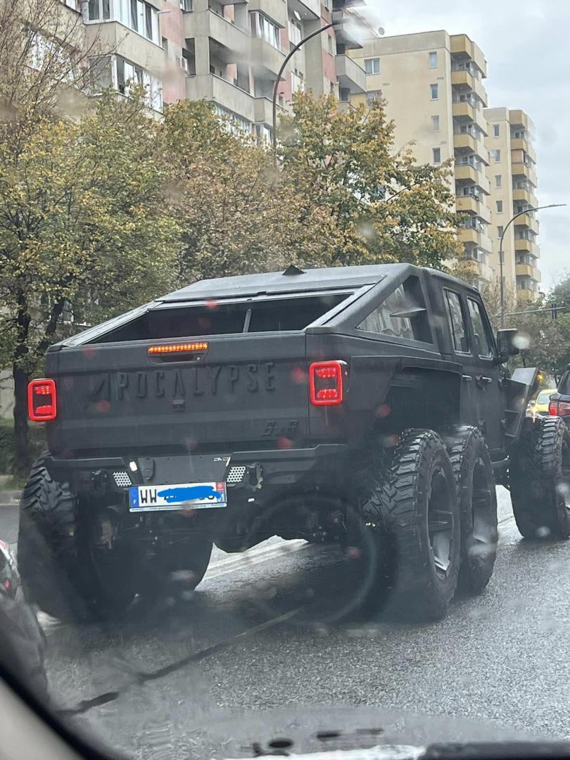 Un "monstru" pe șase roți a fost zărit în Cluj-Napoca: Costă cât un apartament și e fabricat în Florida