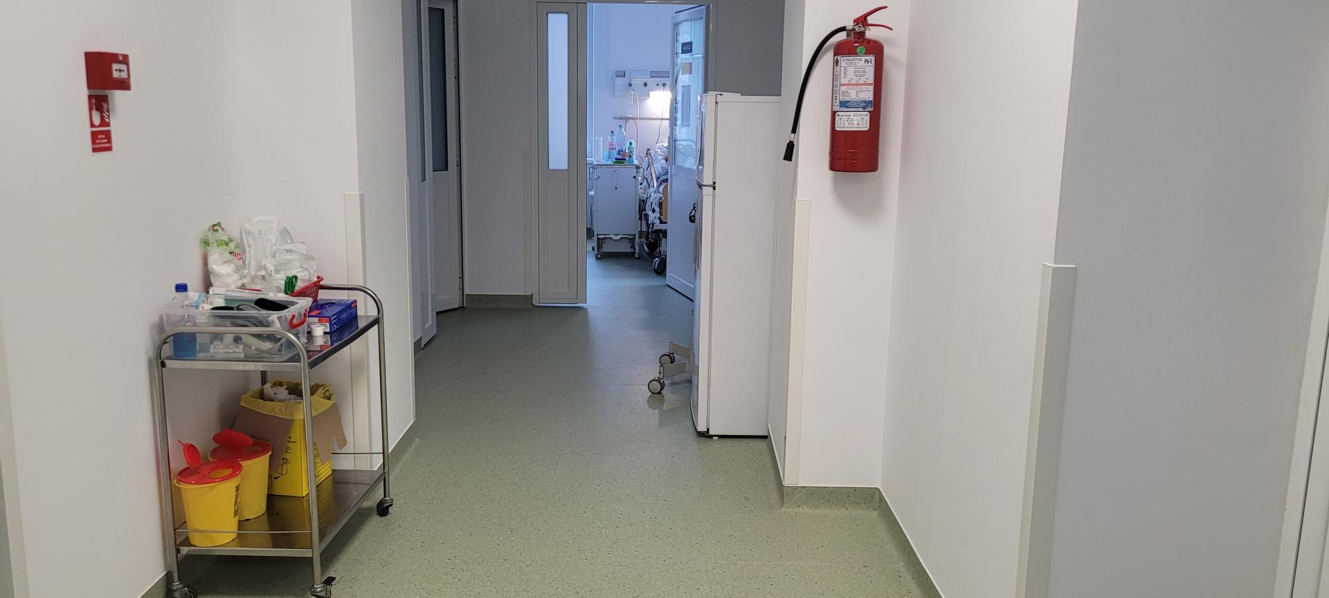 Saloane recompartimentate, aparatură de ultimă generație și centrală de tratarea aerului la Clinica Medicală I din Cluj