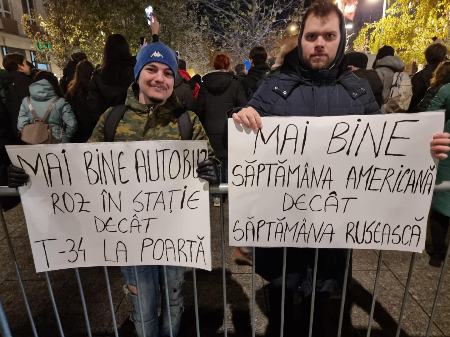 A doua seară de proteste împotriva lui Călin Georgescu la Cluj-Napoca. Mii de tineri au ieșit din nou în stradă