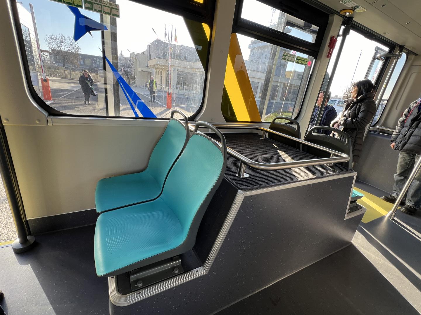 Aeroportul Cluj, primul din România cu autobuz electric pentru transferul pasagerilor la avioane. Cât costă și când vin următoarele