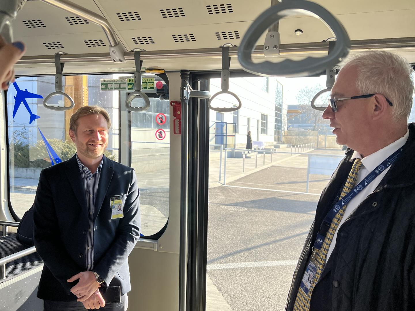 Aeroportul Cluj, primul din România cu autobuz electric pentru transferul pasagerilor la avioane. Cât costă și când vin următoarele