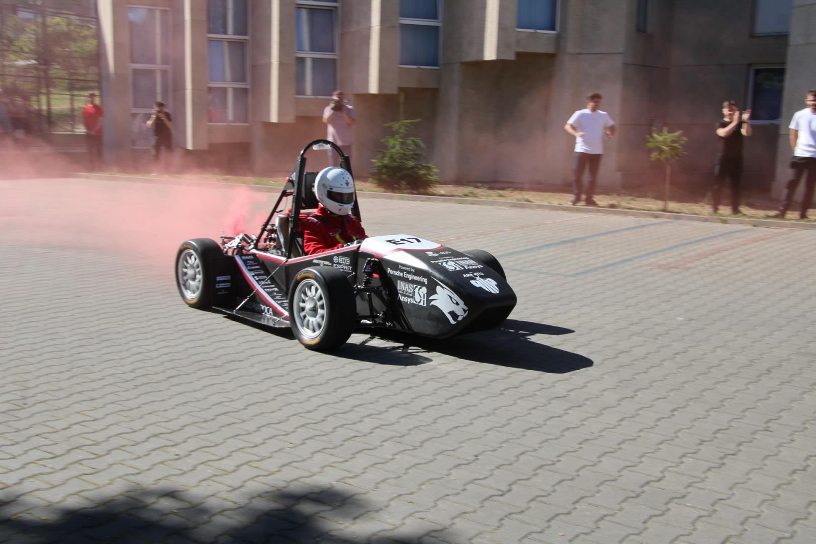 Studenții de la UTCN au lansat noul monopost electric cu care vor concura pe circuitul de Formula 1 Hockenheimring