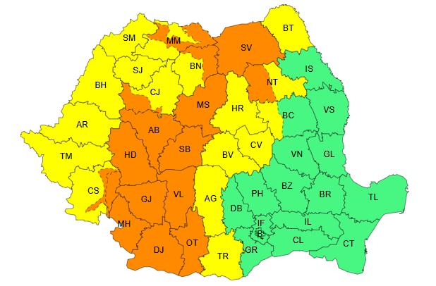 Nu scăpăm de FURTUNI! Noi atenționări COD PORTOCALIU și GALBEN de ploi, descărcări electrice, vijelii și grindină la Cluj