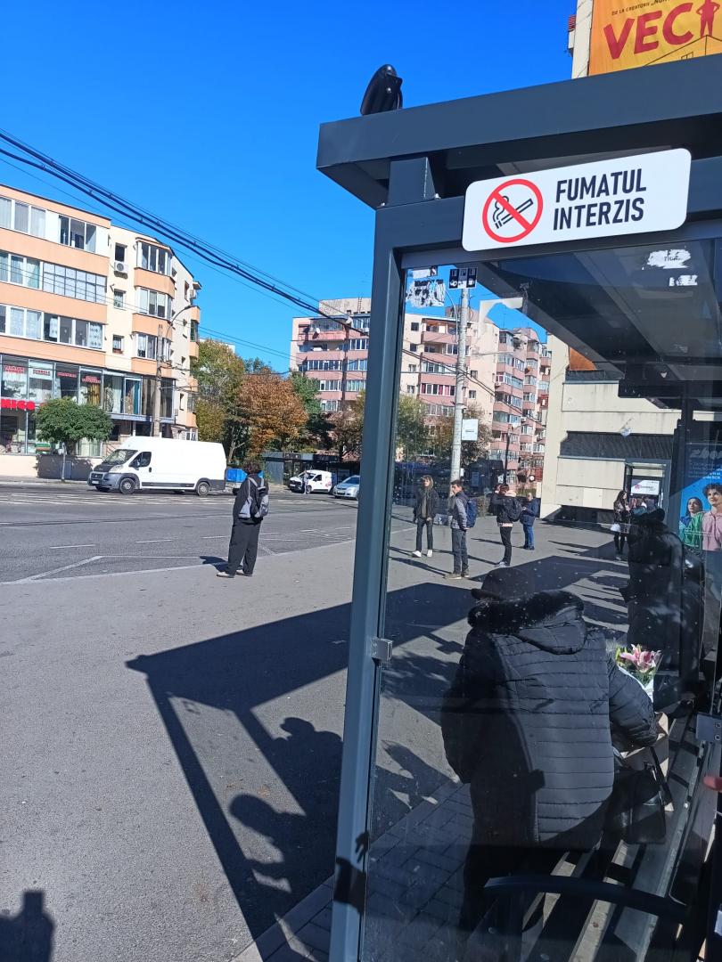 Cică fumatul e interzis în stațiile CTP din Cluj-Napoca. Nici pomeneală, dacă numeri chiștoacele!!!