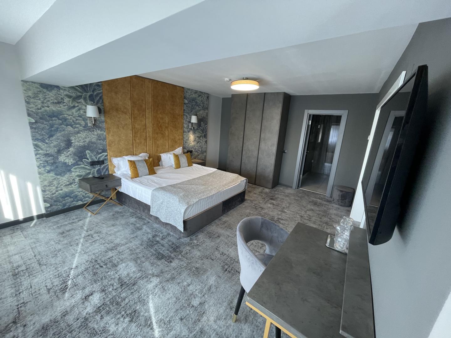 Rezervă-ți revelionul la Hotel Univers (T) și bucură-te de ofertele lunii noiembrie