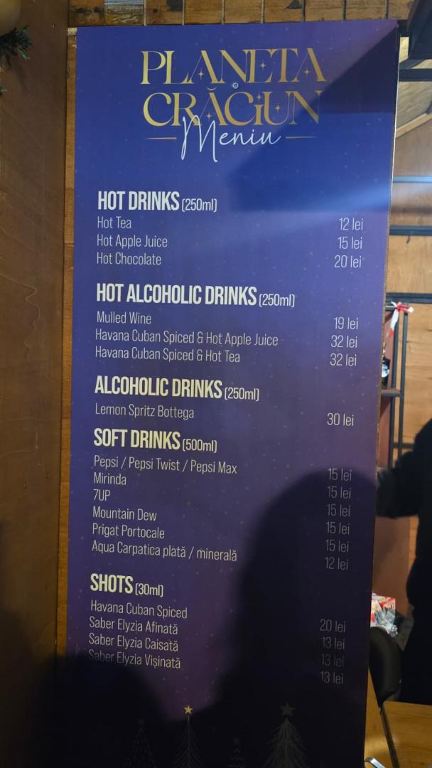 Târgul de Crăciun din Cluj-Napoca 2025. Ce PREȚURI sunt: Cât plătești pentru un vin fiert sau un Kürtős kalács / Programul pentru weekendul 21 - 23 no