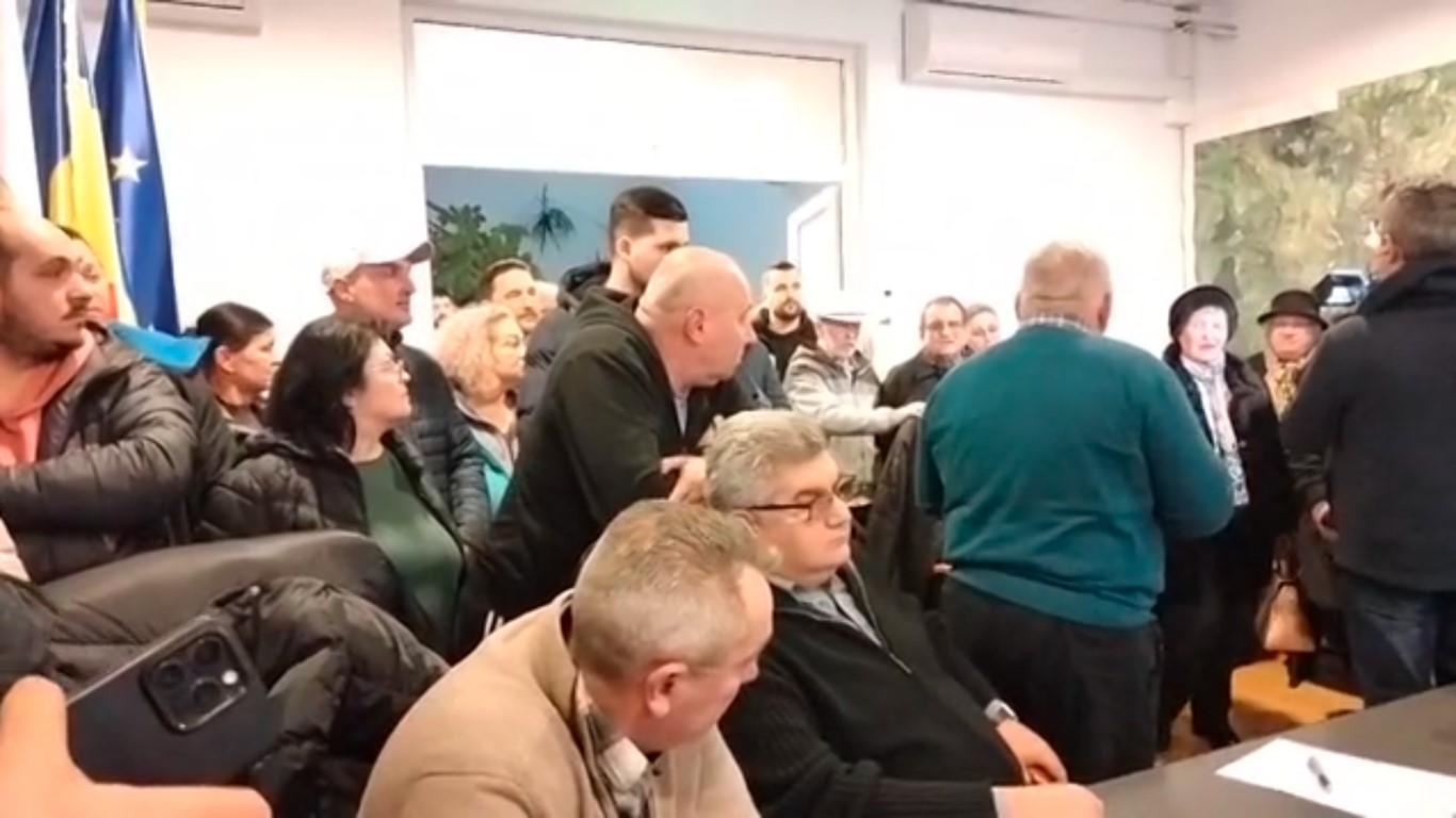 Proteste la Baciu și la Dej față de taxele majorate