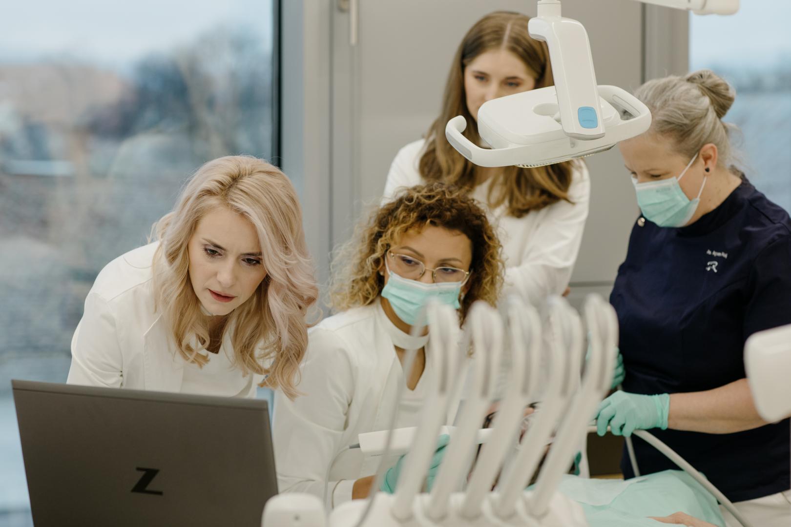 Locul din Cluj-Napoca cu zece specializări stomatologice sub un singur acoperiș