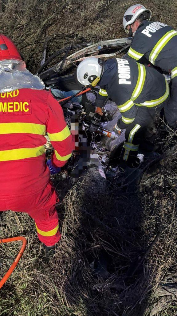Accident cumplit &icirc;n această dimineață pe un drum din Transilvania. A fost "ultimul drum" pentru un t&acirc;năr/ Cum s-a produs tragedia
