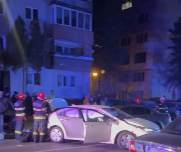 Accident &icirc;n Grigorescu. Au intervenit două ambulanțe SMURD și descarcerarea/ Două persoane au fost transportate la spital