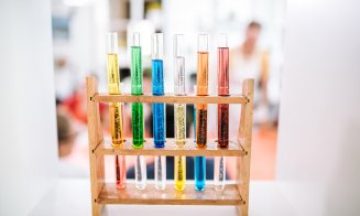 Liceenii din Cluj vor face experimente științifice plătite de BASF