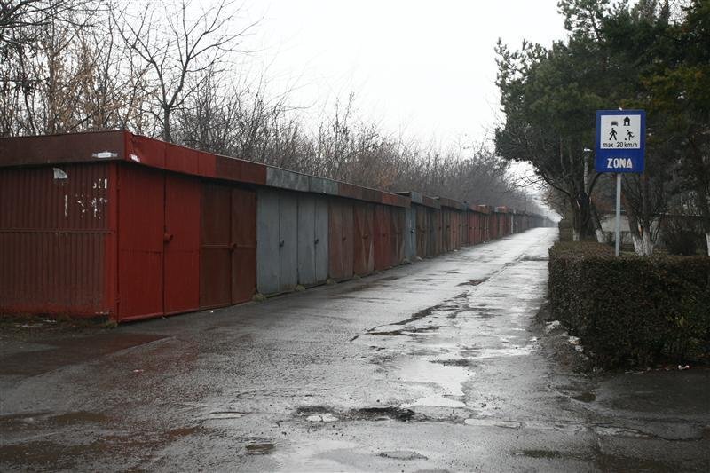 Se demolează primele garaje de cartier din Cluj