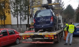 462 este numărul. Primăria ridică o mulțime de mașini de pe spațiul public.