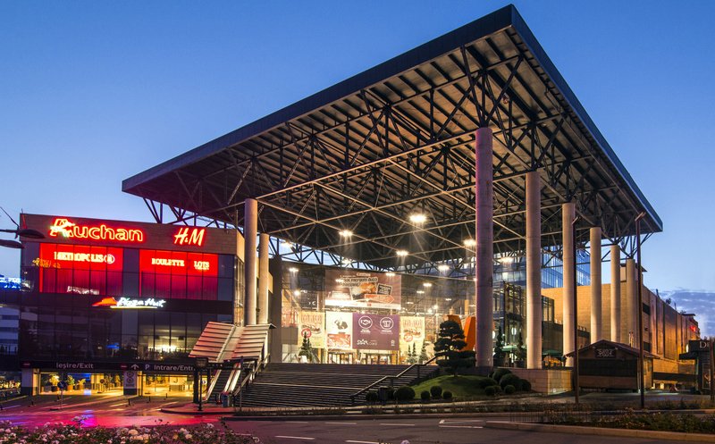 Iulius Mall Cluj stinge luminile  sâmbătă, pentru a marca „Ora Pământului"