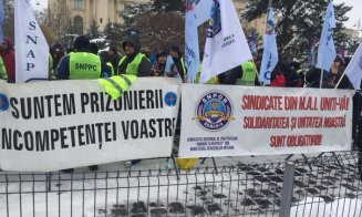 Protest în faţa Ministerului de Interne: Mii de poliţişti  în stradă. Reacţia MAI