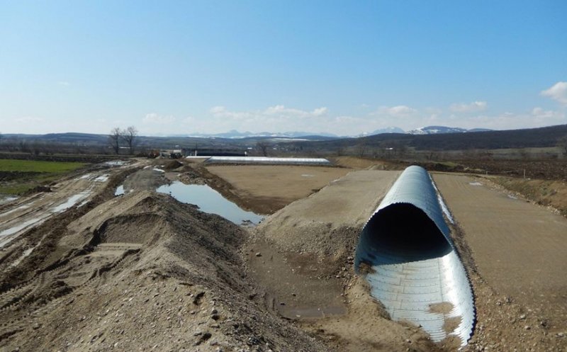 Şantier "îngheţat" pe un lot al Autostrăzii Sebeş - Turda. Unul din constructori, în insolvenţă