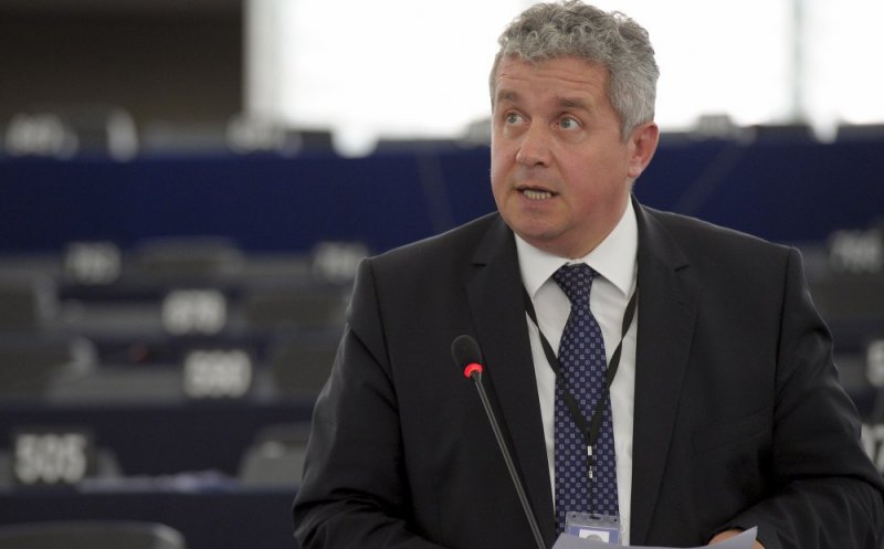 Buda: Cer demisia ministrului Agriculturii, nu a reuşit să cumpere softul APIA