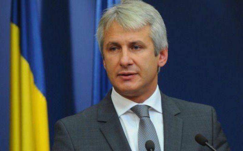 Teodorovici o apără pe Dăncilă: Premierul a spus clar că bugetarii care au cerut vor primi salariile înainte de Paşti