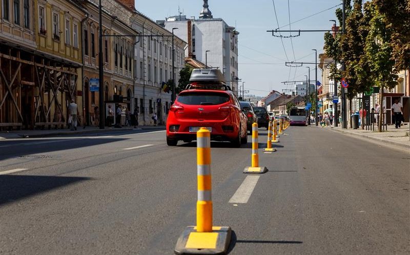 Ce le transmite Boc taximetriştilor care se plâng că pierd clienţi din pricina benzilor dedicate