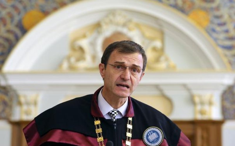 Ziua decisivă. Ioan Aurel Pop, rectorul UBB, candidează ASTĂZI pentru șefia Academiei Române.