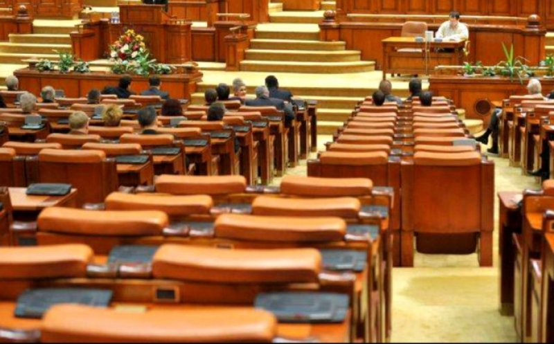 Conflictul de interese și incompatibilitățile pentru cei în funcţii sau demnităţi publice se prescriu în 3 ani