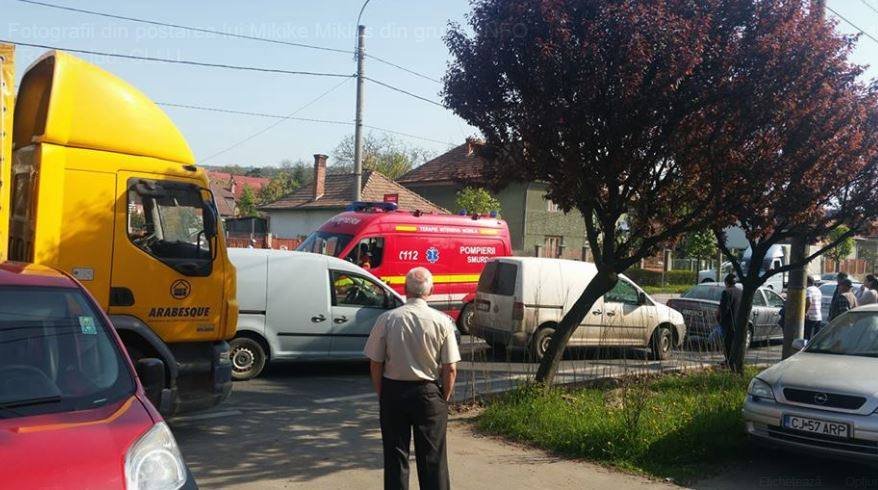 Femeie, accidentată grav pe o trecere de pietoni din Cluj. Şoferul din Braşov a fugit de la locul faptei. POLIŢIA cere AJUTOR