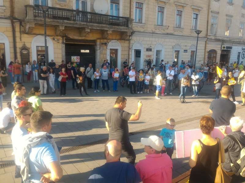 Cluj protestează şi în minivacanţa de 1 Mai! Cer demisia premierului Dăncilă