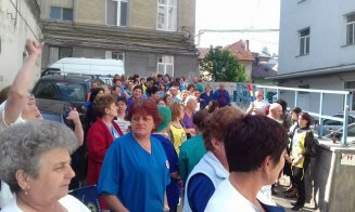 Grevă de avertisment şi la Cluj. Zeci de angajaţi protestează la Institutul Inimii şi Spitalul de Copii