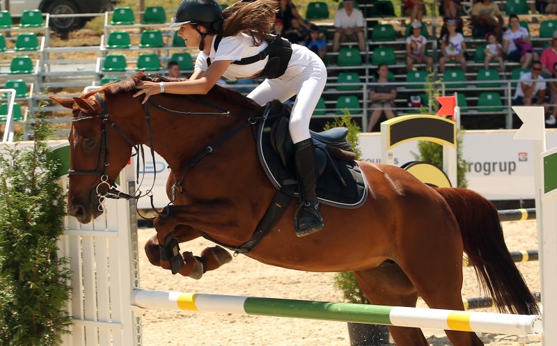 Continuă competiţiile la Salina Equines: 130 de concurenți la spectaculoasa Cupă a Federației Ecvestre Române