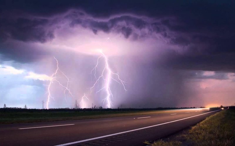 COD GALBEN de ploi şi descărcări electrice la Cluj
