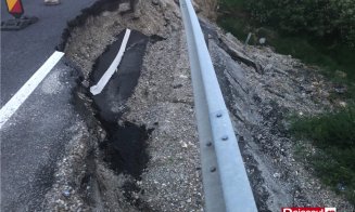 Șocant! Drumul care leagă Dejul de Baia Mare a luat-o la vale. Sute de milioane de lei duși pe apa sâmbetei