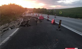 Șocant! Drumul care leagă Dejul de Baia Mare a luat-o la vale. Sute de milioane de lei duși pe apa sâmbetei