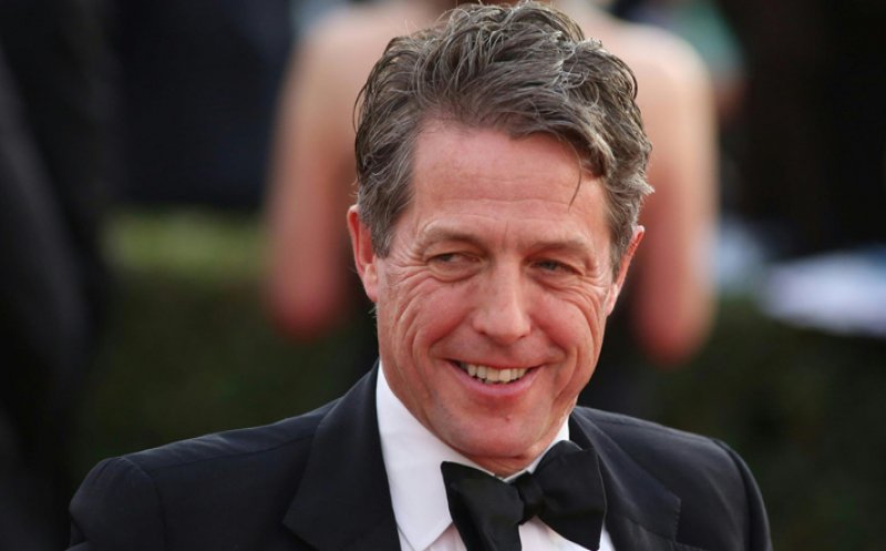 Hugh Grant se căsătoreşte pentru prima dată la 57 de ani