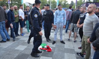Maghiarii, romii şi minorităţile sexuale, ţinta "hate speech" în România. Raportul aminteşte de steagul Ungariei ars la  EuroBasket Cluj