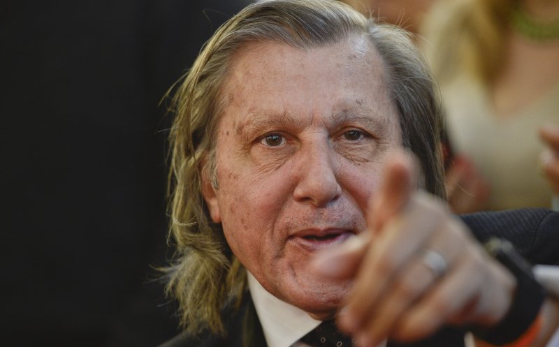 Ilie Năstase, pentru a doua oară la poliţie într-o singură zi. De data asta conducea un scuter fără permis