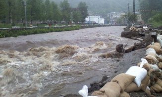 Avertizare meteo: furtuni și inundații la Cluj