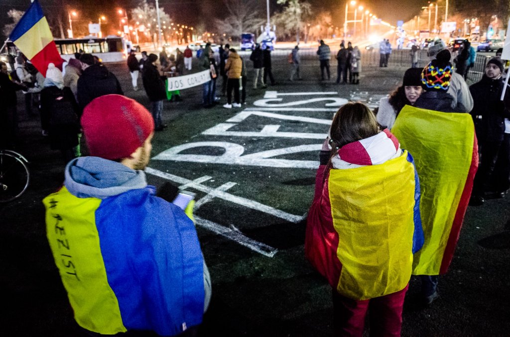 Mesaj pe grupul #Rezist: “Tinerii nu sunt acord să apere România în război, că ţara nu le mai aparţine”