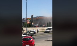 Incendiu la o benzinărie din Cluj. O persoană a murit, blocată în maşină. Ar fi vorba despre o sinucidere