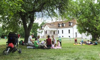Mii de oameni au dat năvală în castelele Transilvaniei. 20 de milioane pentru Gilău