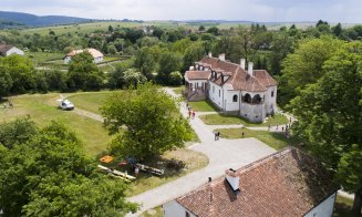Mii de oameni au dat năvală în castelele Transilvaniei. Gilăul își schimbă fața cu 20 de milioane