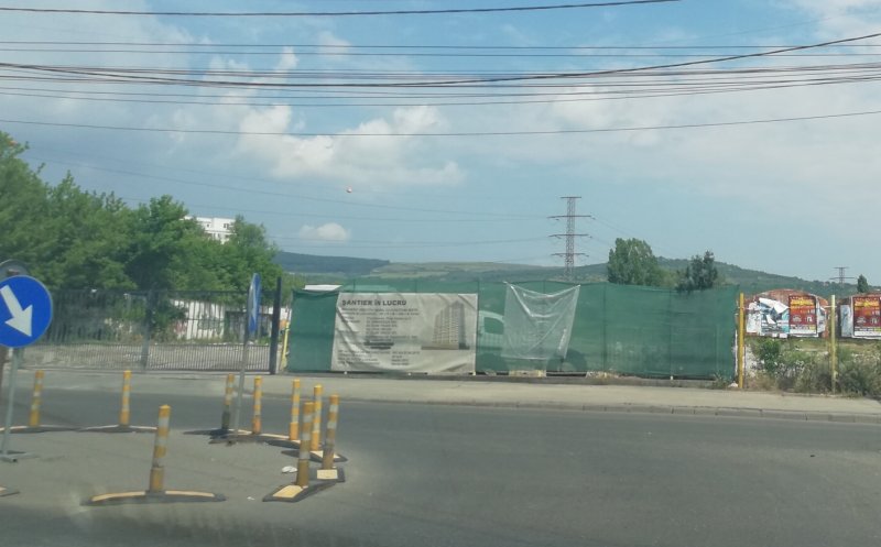 Tranzacții cu un bloc de 22 de etaje din centru. Un personaj mediatizat l-a cumpărat cu 4,5 milioane de euro și acum negociază să vândă