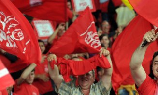 Ce se poartă la mitingul PSD: Haine albe sau costume populare şi lanterne "mici" sau telefoane mobile