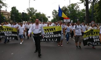 Mândrii pesediști clujeni, la miting. Președintele lor, cu ”cămeșă” populară