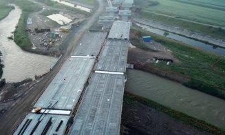 Noi imagini de pe şantierul podului peste Someş, care leagă autostrăzile din jurul Clujului