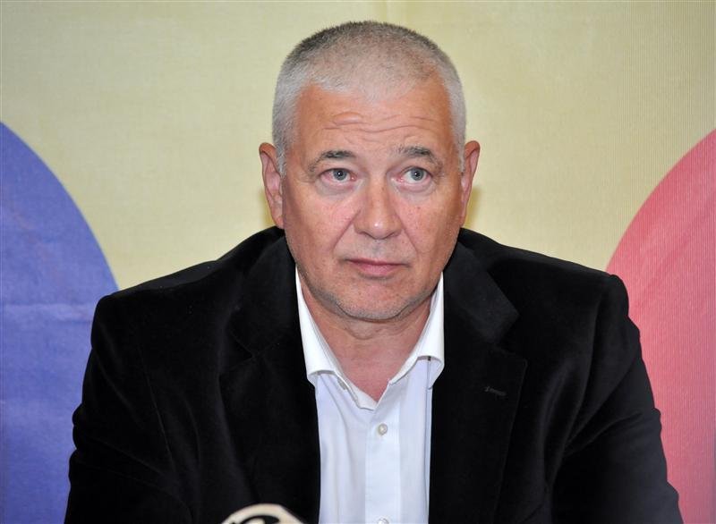 Trei senatori PNL pleacă la ALDE. Printre ei și clujeanul Marius Nicoară