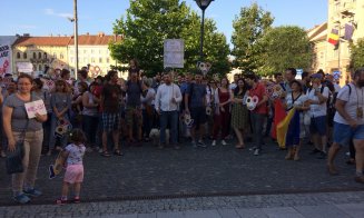 Clujenii au ieșit din nou în stradă: ”Ultima soluție, încă o revoluție”