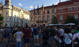 Clujenii au ieșit din nou în stradă: ”Ultima soluție, încă o revoluție”